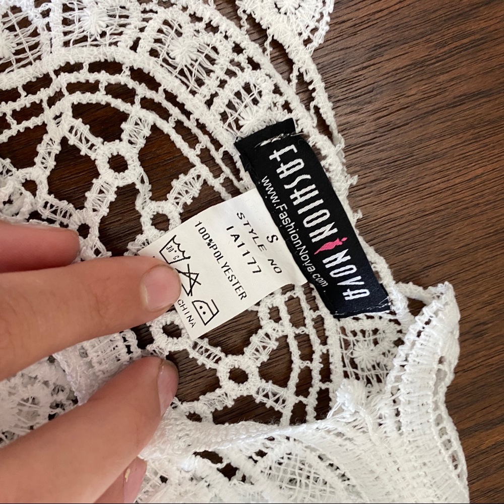 Fashion Nova Lace Crop top - Picture 3 of 4